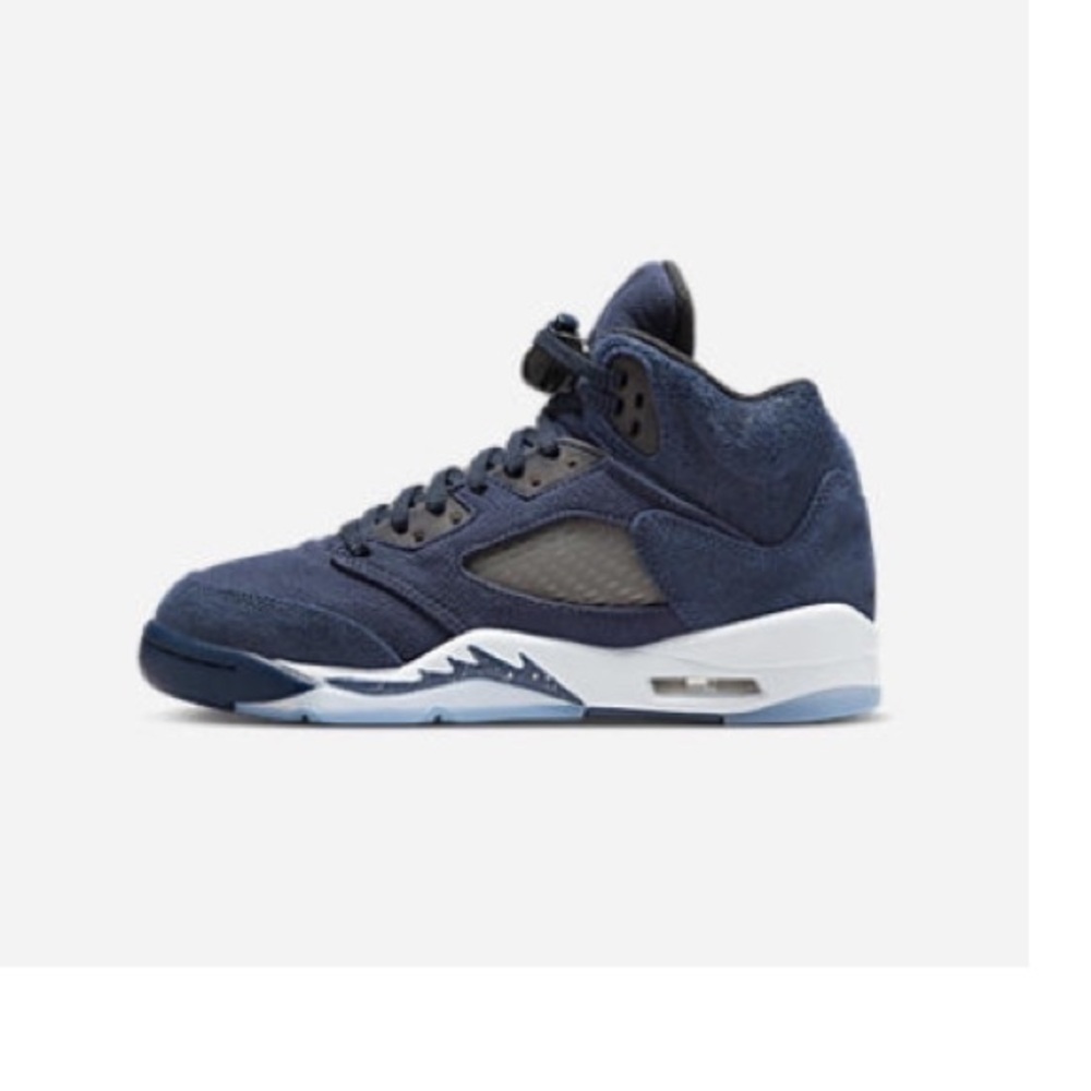 Air Jordan 5 pre owned 
size 4y